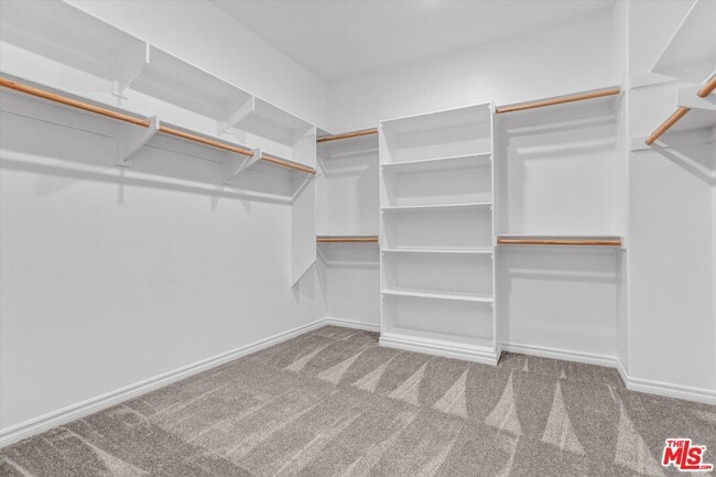 Building Photo - 577 Comet Ave