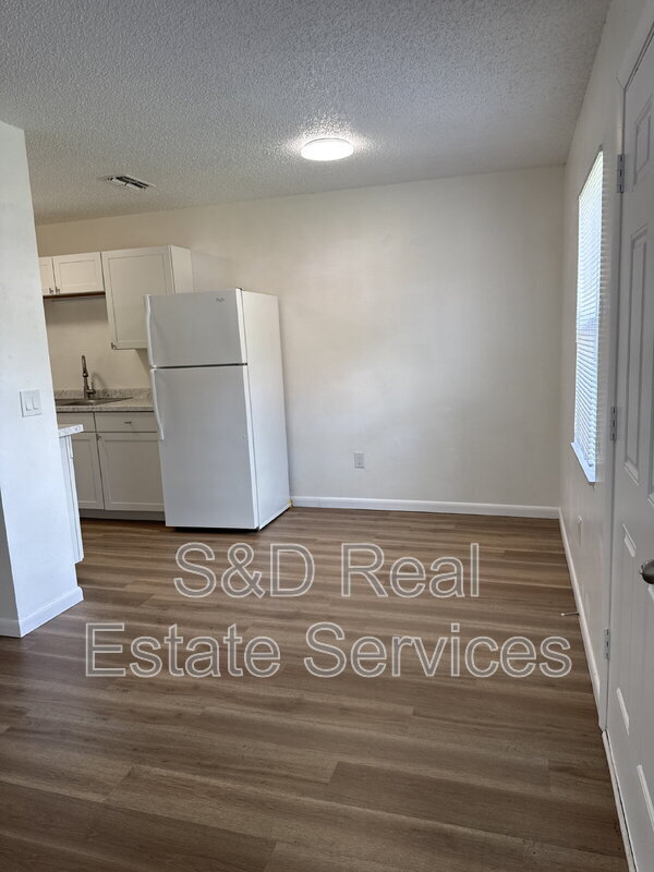 Building Photo - 3013 Allred Dr