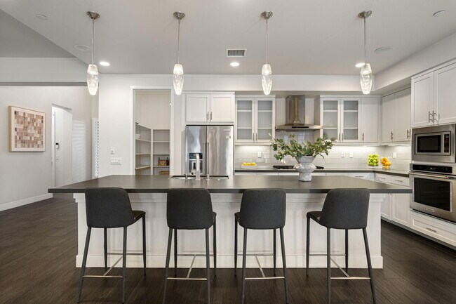Building Photo - 74425 Zeppelin Dr