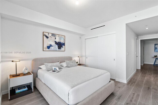 Building Photo - 1116 N Ocean Blvd