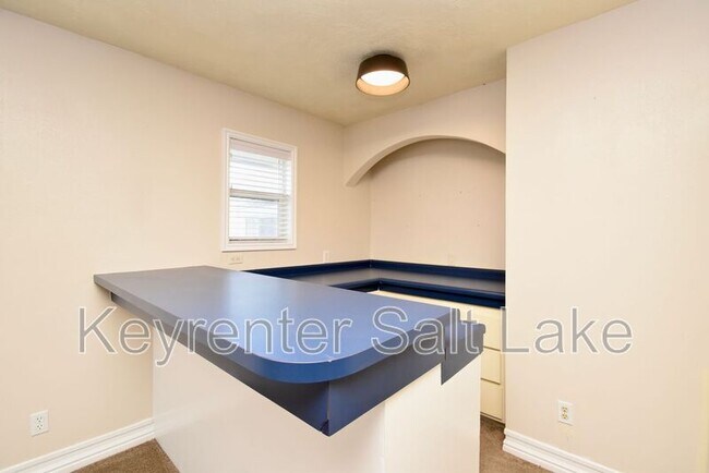 Building Photo - 9408 Turnpike Ln