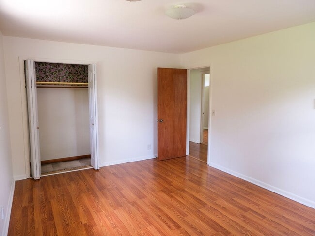 Building Photo - MOVE IN SPECIAL for: 3 Bedroom House Avail...