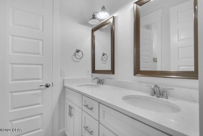 Building Photo - 8408 Warner Pl