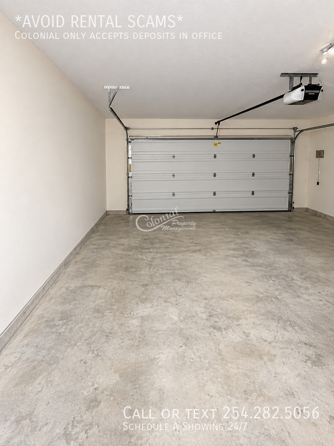 Building Photo - 419 W Iowa Dr