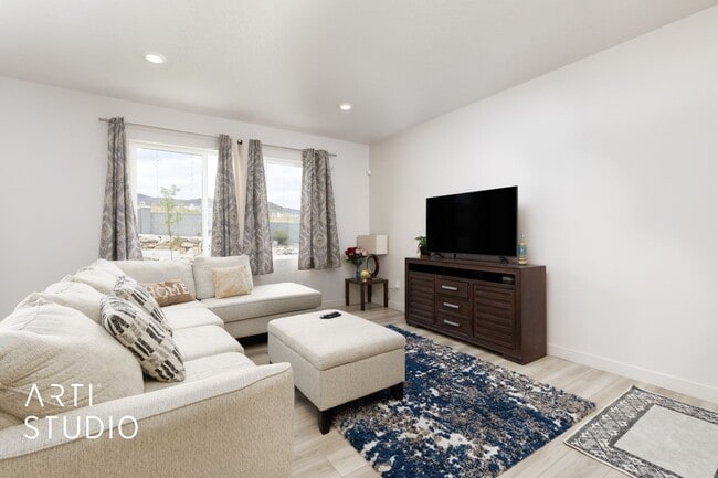 Building Photo - 2577 N Velvet Moon Dr