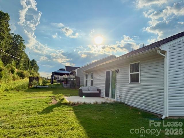 Building Photo - 505 Grandiflora Ave