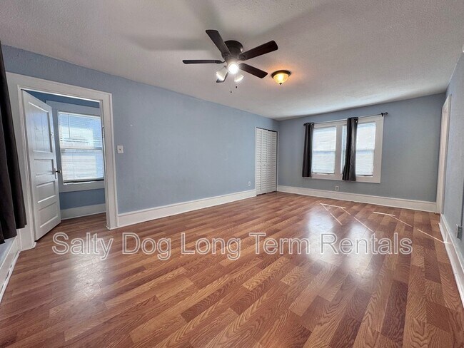 Building Photo - 436 N Grandview Ave