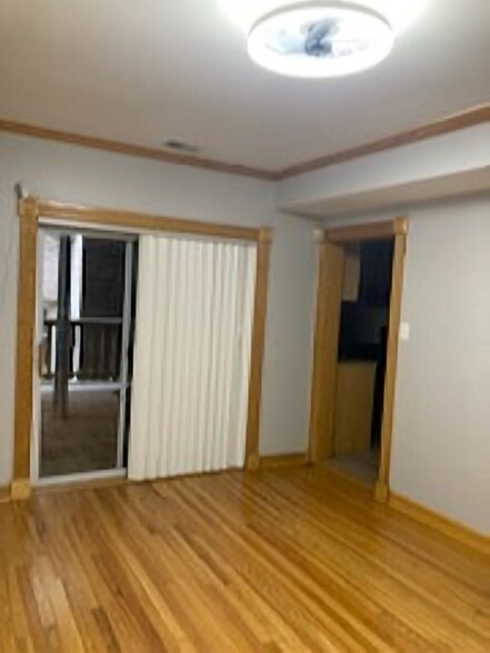 Building Photo - 7303 N Wolcott Ave