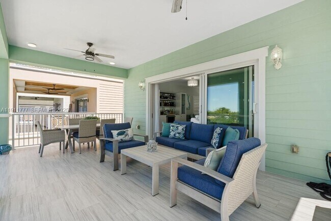 Building Photo - 112 Ave D