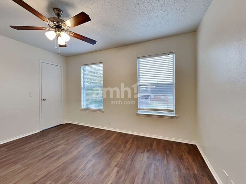 Building Photo - 1523 Wavecrest Dr