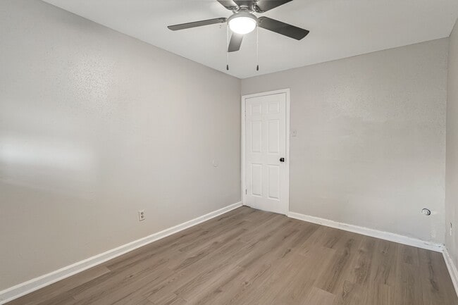 Building Photo - 4720 Carmen St