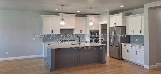 Building Photo - 12127 S Aves Pl