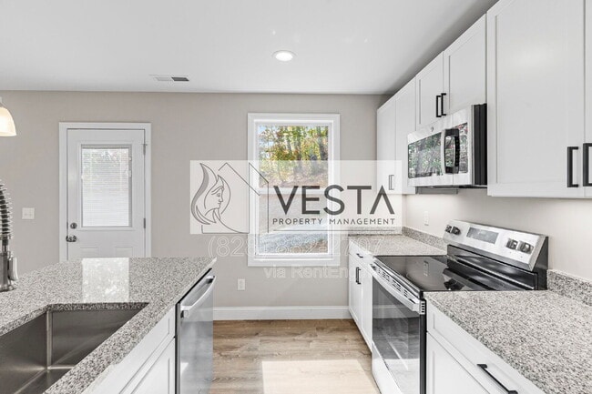 Building Photo - 474 Hague Dr