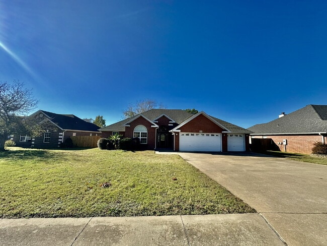 Building Photo - 602 SE Cambridge Pl