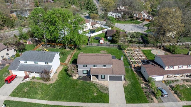 Building Photo - 554 Pointview Dr