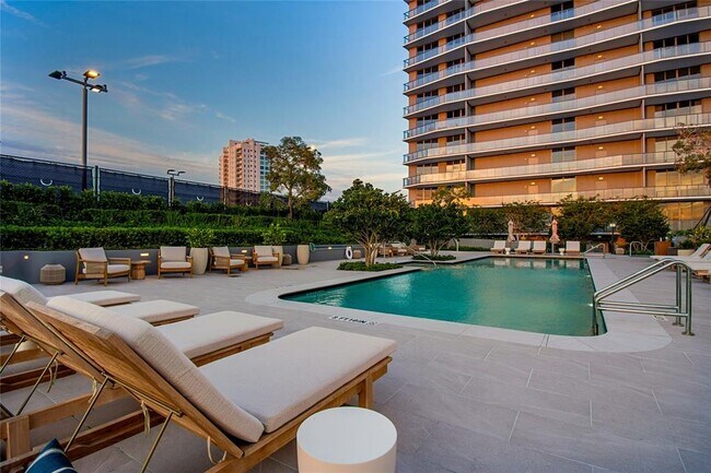 Building Photo - 3015 S Ysabella Ave