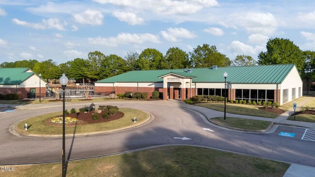 Building Photo - 225 Woodson Dr