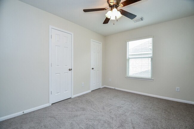 Building Photo - 1115 Eden Park Ln