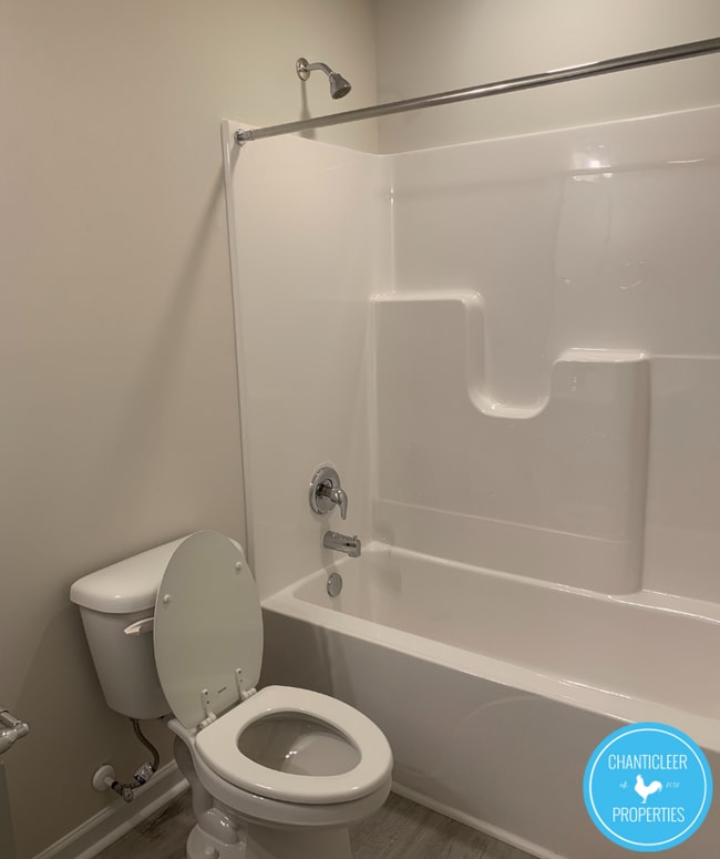 Building Photo - 2433 Harrison Dr