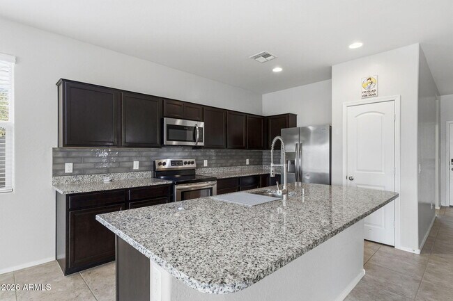 Building Photo - 17878 N Pietra Rd