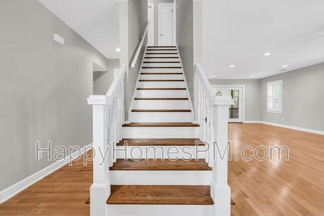 Building Photo - 236 Bayview Drive