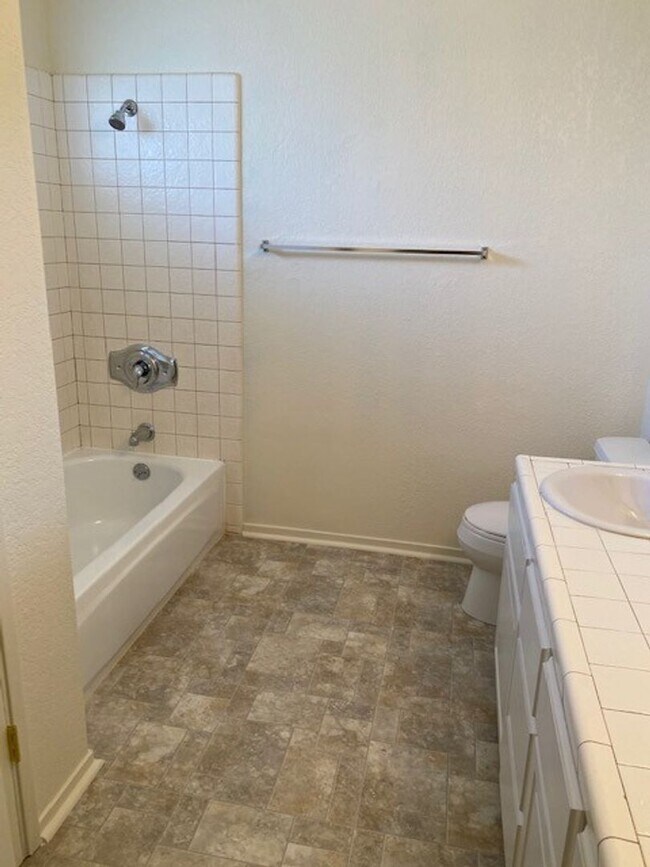 Building Photo - 11212 Torrey Pines Dr