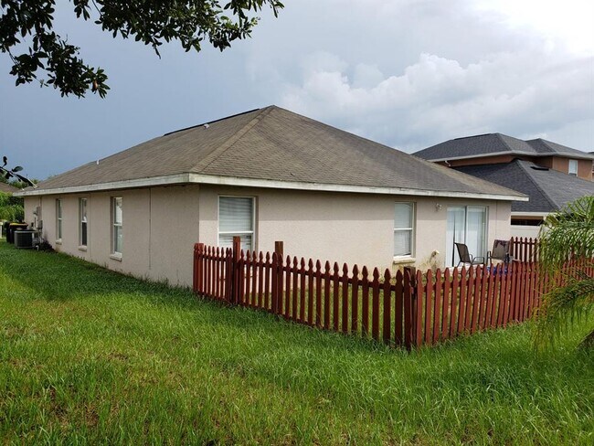 Building Photo - 712 Brayton Ln