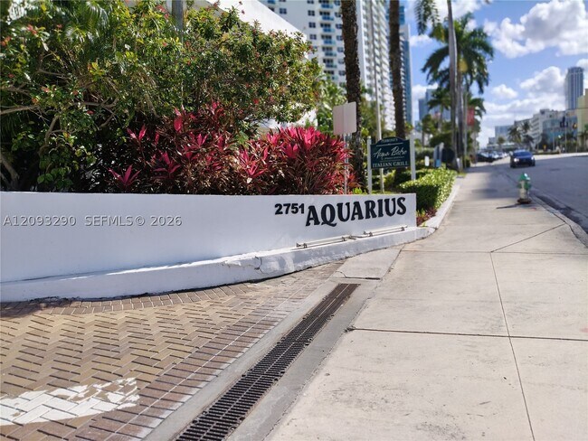 Building Photo - 2751 S Ocean Dr