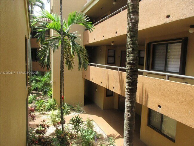 Building Photo - 15545 Miami Lakeway N