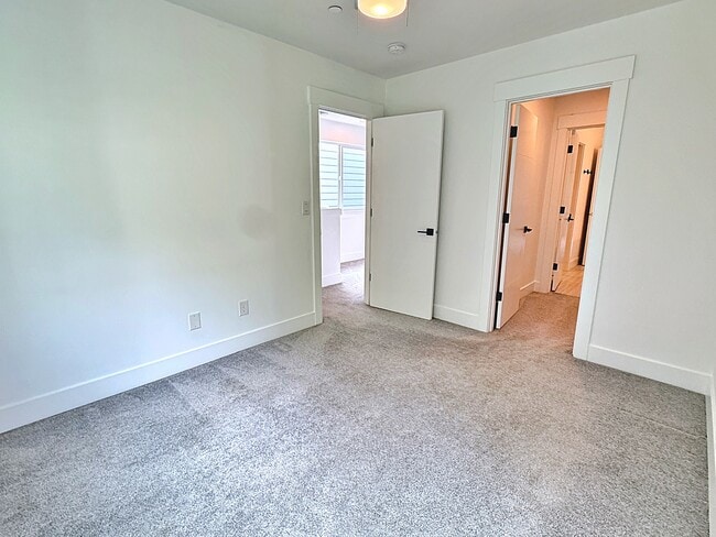 Building Photo - 4209 SE 80th Ave