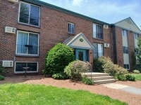 Building Photo - 130 English Village Rd