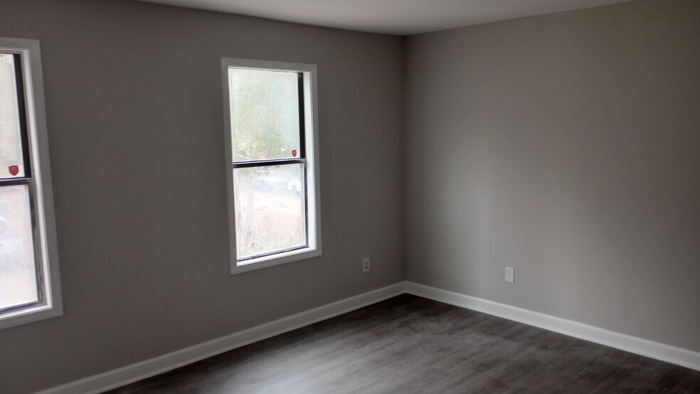 Building Photo - 679 Burnt Creek Dr NW