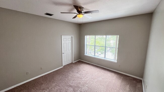 Building Photo - Beautiful 3/2 Townhouse Available !!