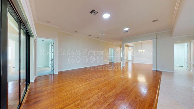 Building Photo - 453 River Run Blvd
