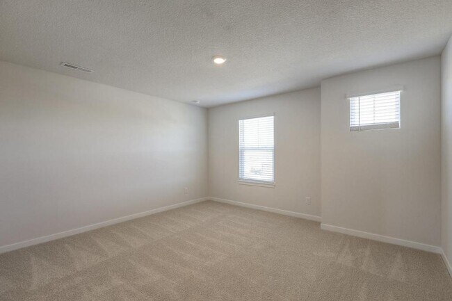 Building Photo - 1611 Maci St