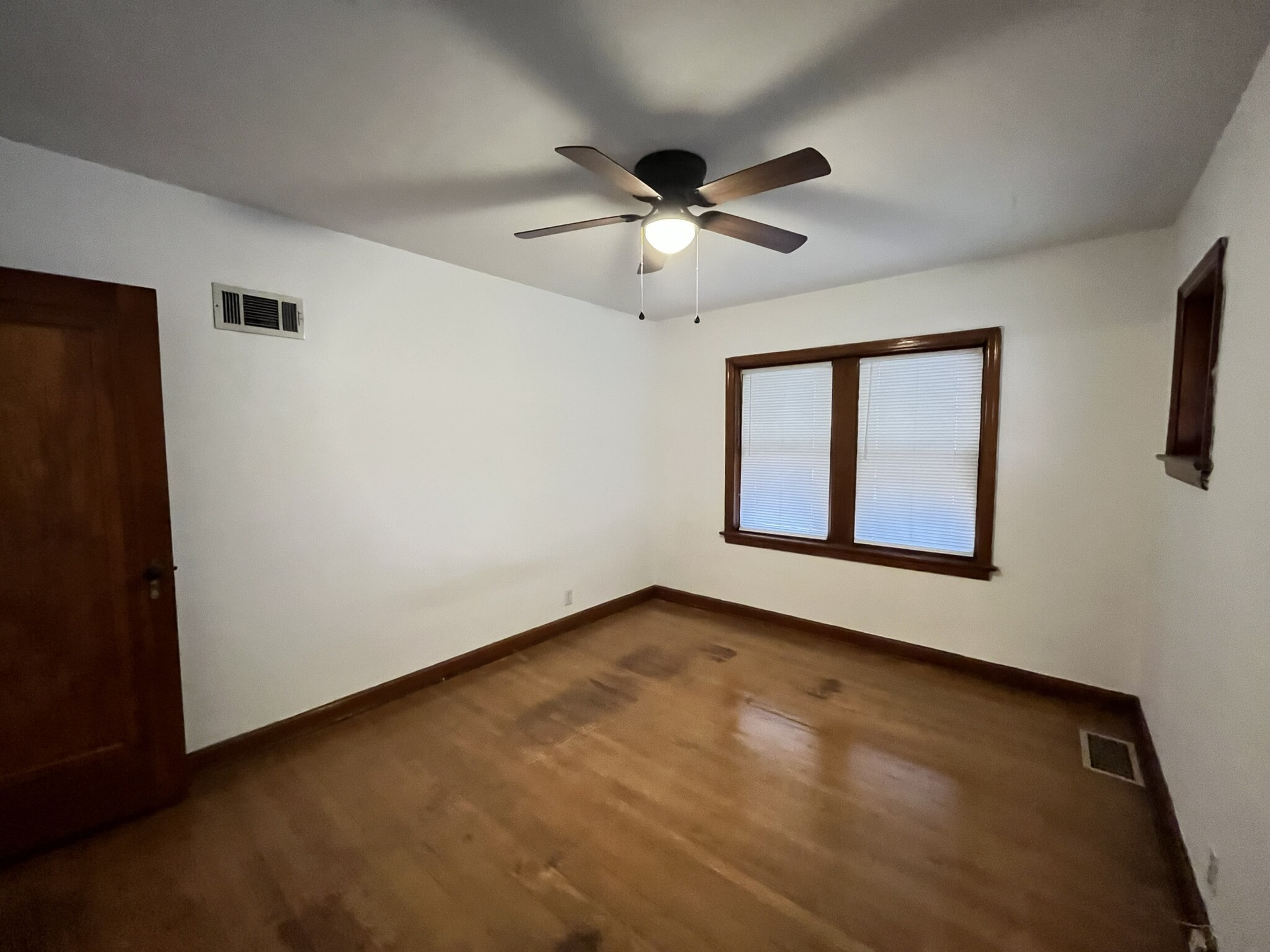 Building Photo - 6430 Bancroft Ave