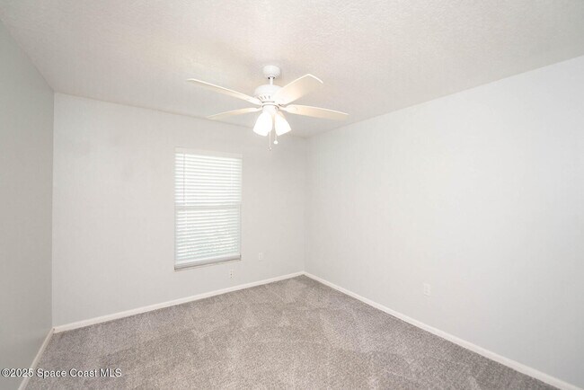 Building Photo - 2620 Elm Hurst St