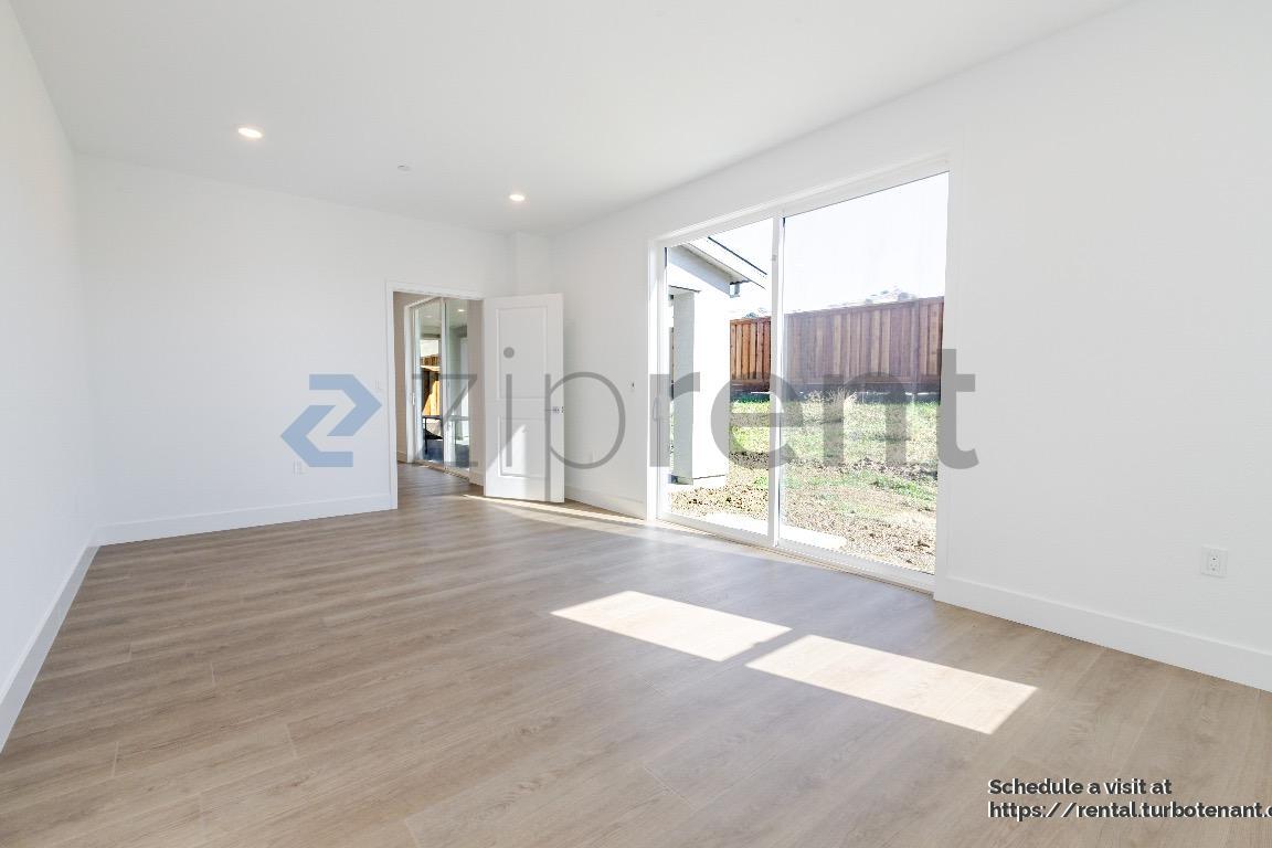 Building Photo - 443 Royal Nat'l Rd