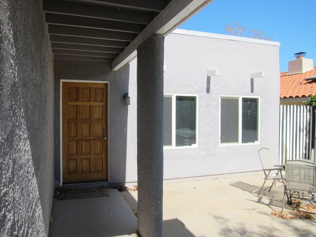 Building Photo - 54865 Avenida Vallejo