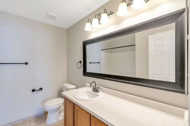 Building Photo - Charming 3 Bedroom 3 Bath Townhouse in Green Valley Ranch!