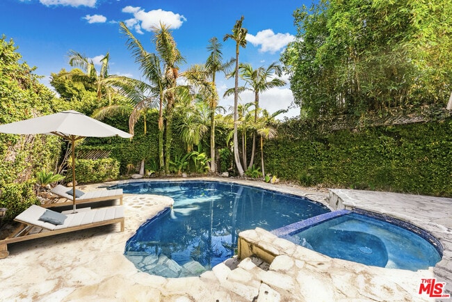 Building Photo - 544 Huntley Dr