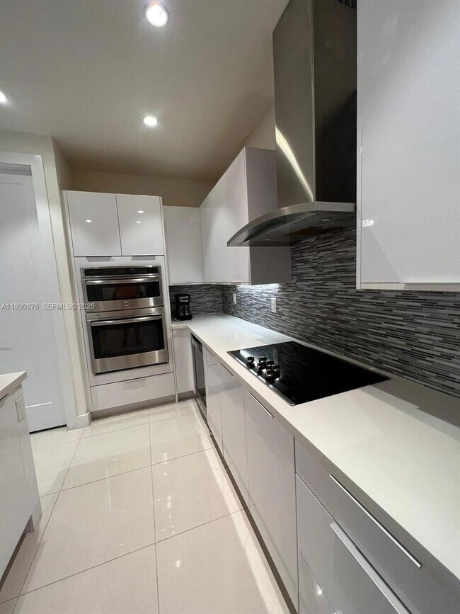 Building Photo - 10422 NW 64th Terrace