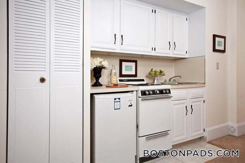 Building Photo - 1223 Beacon St