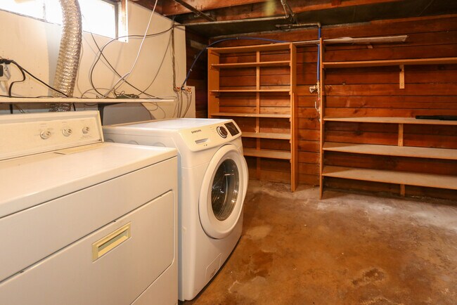 Building Photo - 1482 E 3045 S