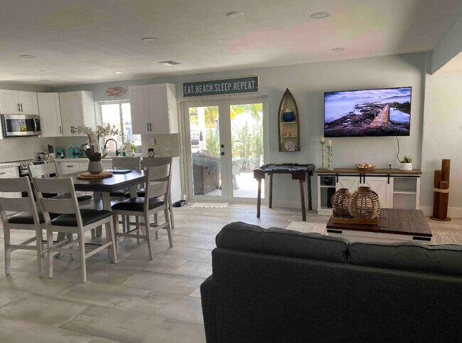 Building Photo - 30872 Minorca Dr