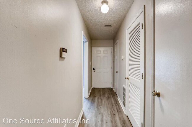 Building Photo - 1230 Oakplace Dr SW