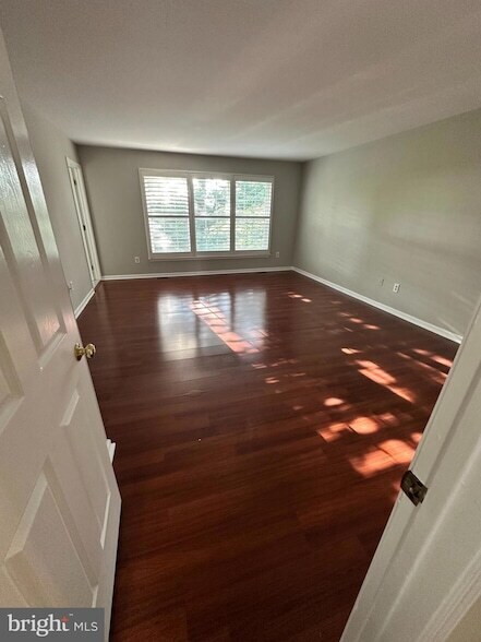 Building Photo - 155 Weybridge Dr