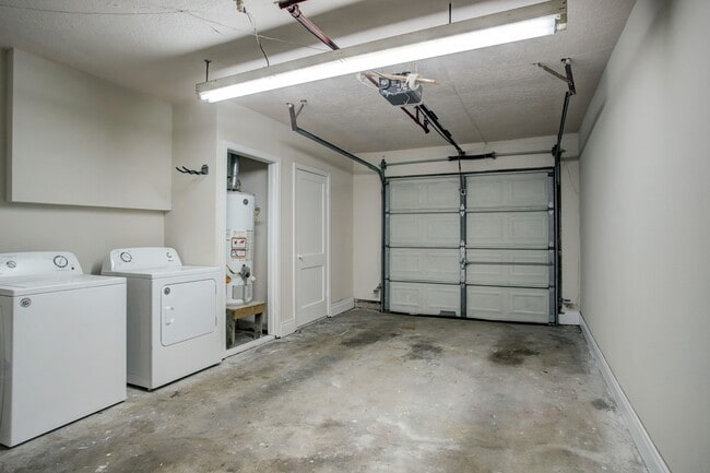 Building Photo - 9638 Maribelle Way