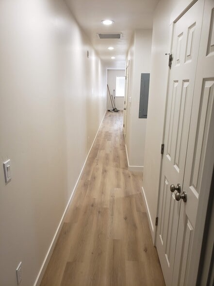 Building Photo - 712 Schodde Ave