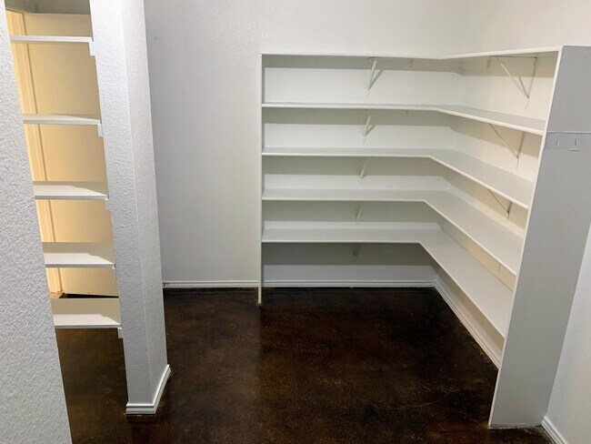 Building Photo - 2417 Riker Ridge Trail